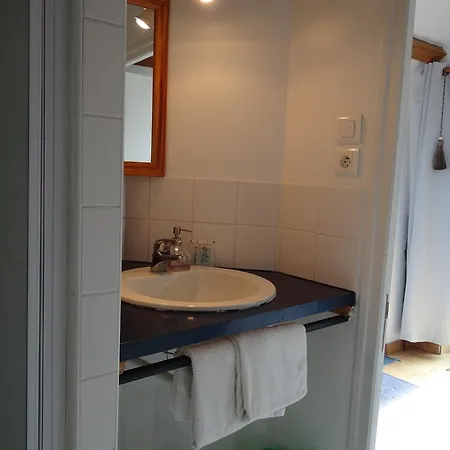 Oda ve Kahvaltı Au Moulin Geant 3*